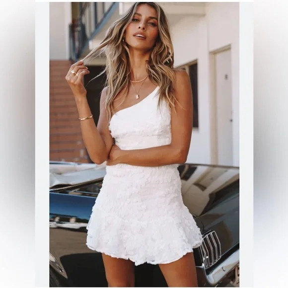 SELFIE LESLIE NWT LILAH ONE SHOULDER EMBELLISHED DRESS - Picture 1 of 9